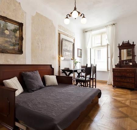 Old Town Apartment Praag Buitenkant foto
